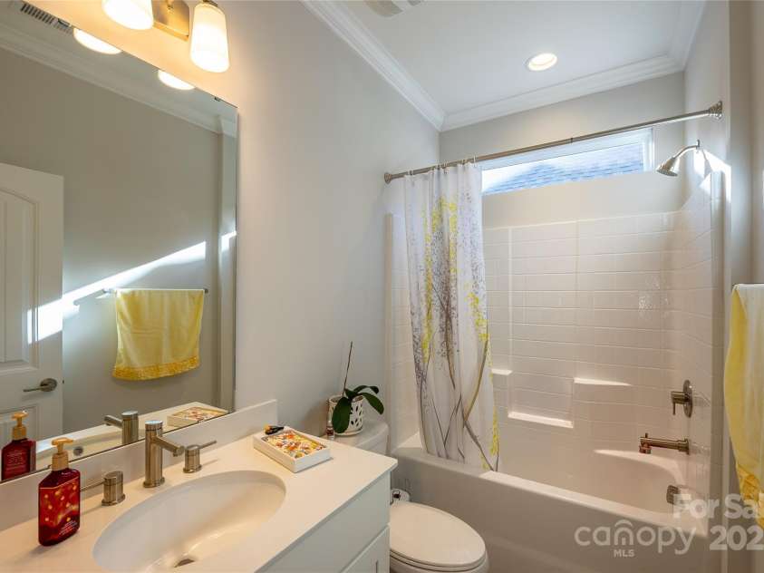 6140 Pier Drive, Denver, NC 28037.  MLS# CAR4208215, YatesRealty ID 9329. 