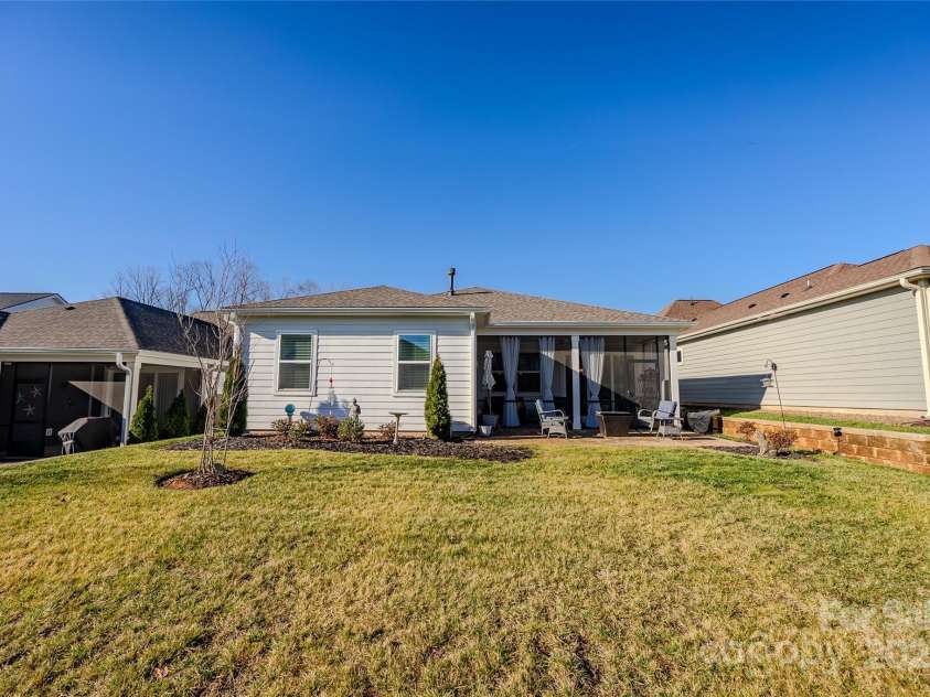 6140 Pier Drive, Denver, NC 28037.  MLS# CAR4208215, YatesRealty ID 9329. 