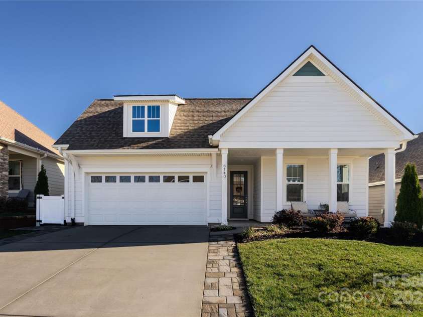 6140 Pier Drive, Denver, NC 28037.  MLS# CAR4208215, YatesRealty ID 9329. 