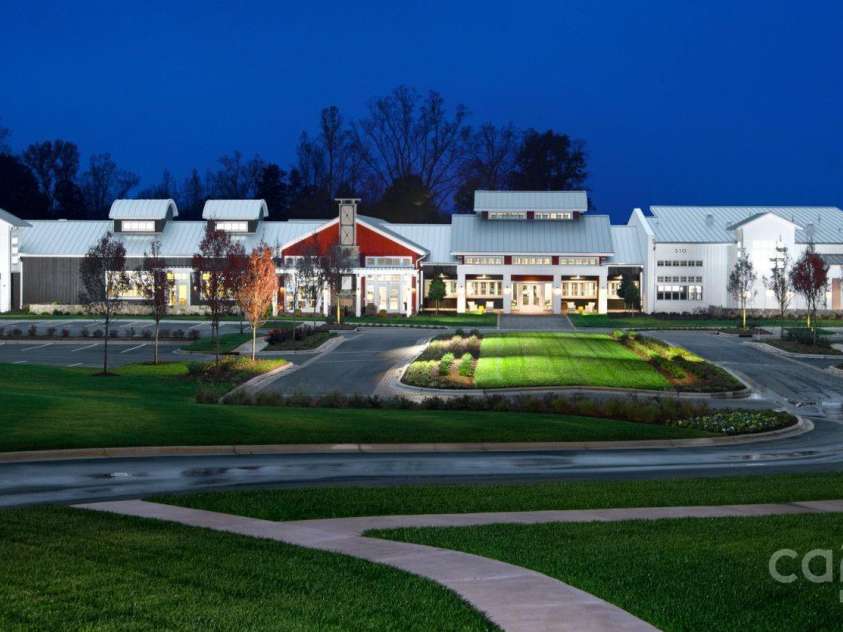 6140 Pier Drive, Denver, NC 28037.  MLS# CAR4208215, YatesRealty ID 9329. 