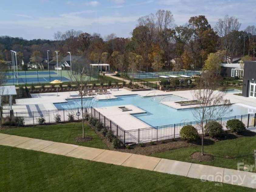 6140 Pier Drive, Denver, NC 28037.  MLS# CAR4208215, YatesRealty ID 9329. 