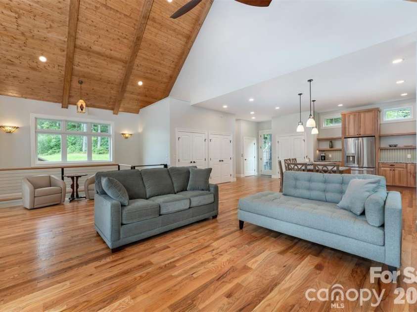 326 Golden Valley Drive, Hendersonville, NC 28792.  MLS# CAR4405195, YatesRealty ID 933. 