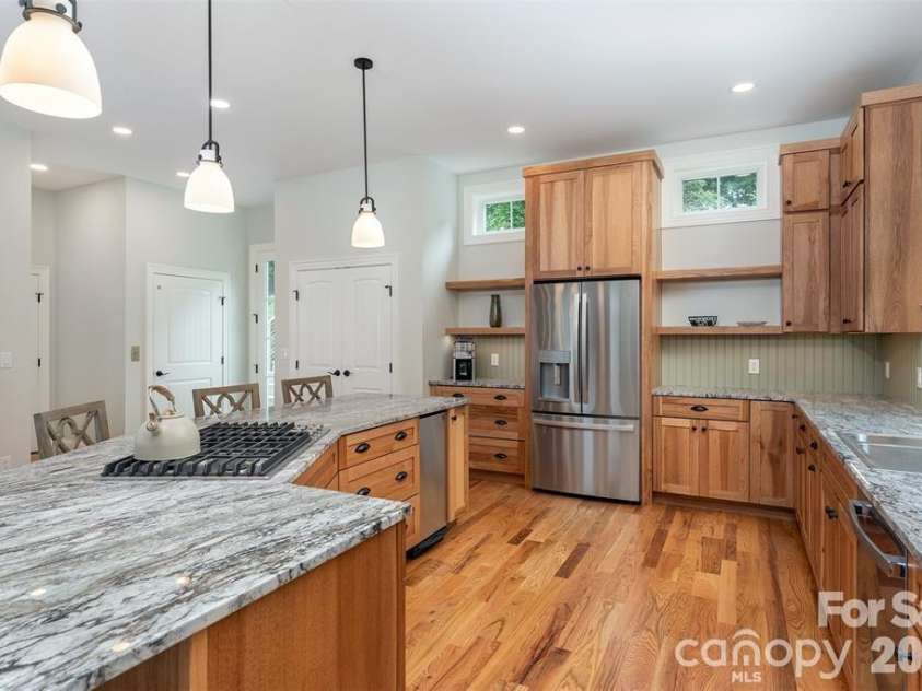 326 Golden Valley Drive, Hendersonville, NC 28792.  MLS# CAR4405195, YatesRealty ID 933. 