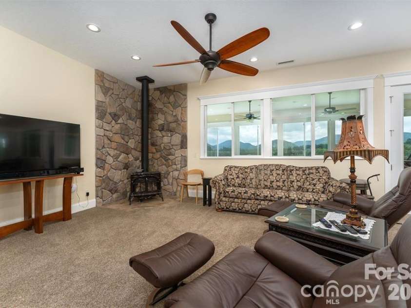 326 Golden Valley Drive, Hendersonville, NC 28792.  MLS# CAR4405195, YatesRealty ID 933. 