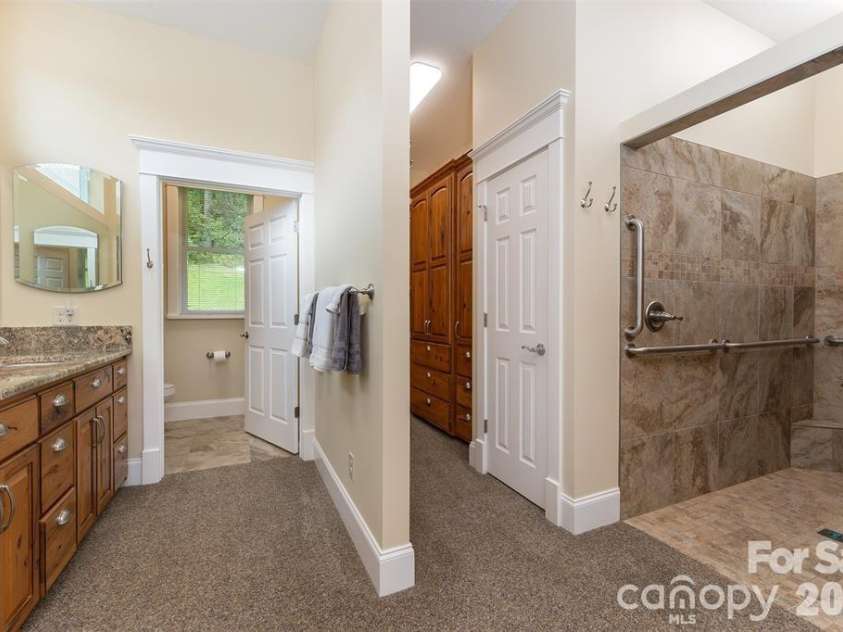 326 Golden Valley Drive, Hendersonville, NC 28792.  MLS# CAR4405195, YatesRealty ID 933. 