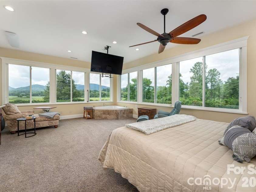 326 Golden Valley Drive, Hendersonville, NC 28792.  MLS# CAR4405195, YatesRealty ID 933. 