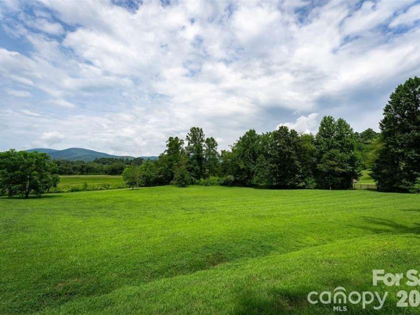 326 Golden Valley Drive, Hendersonville, NC 28792.  MLS# CAR4405195, YatesRealty ID 933. 