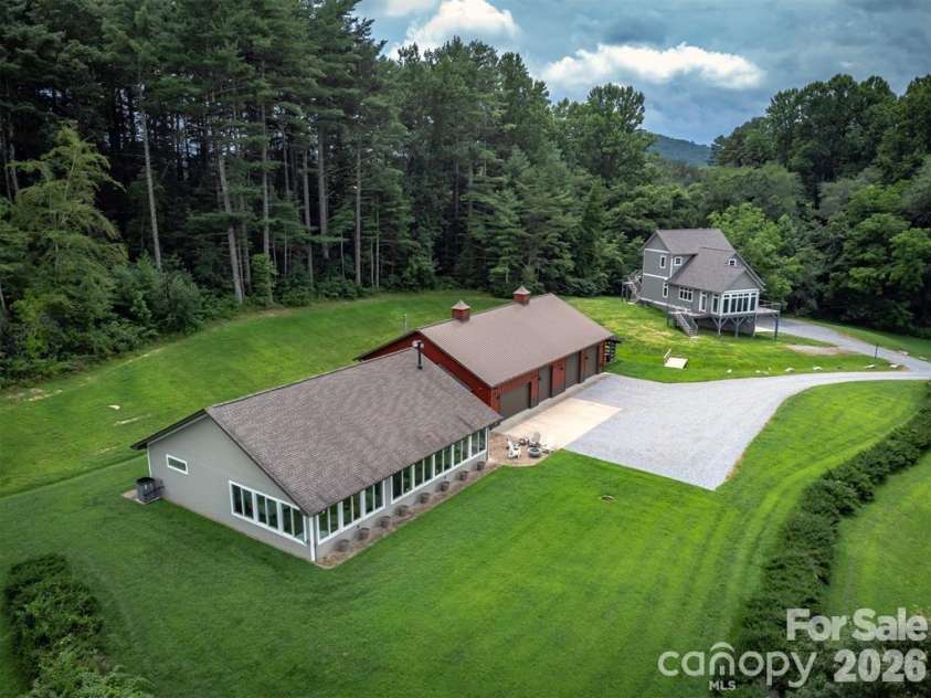 326 Golden Valley Drive, Hendersonville, NC 28792.  MLS# CAR4405195, YatesRealty ID 933. 