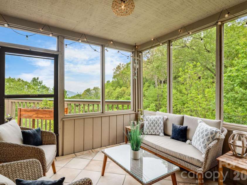 61 Ivy Ridge Road, Burnsville, NC 28714.  MLS# CAR4362317, YatesRealty ID 9330. 