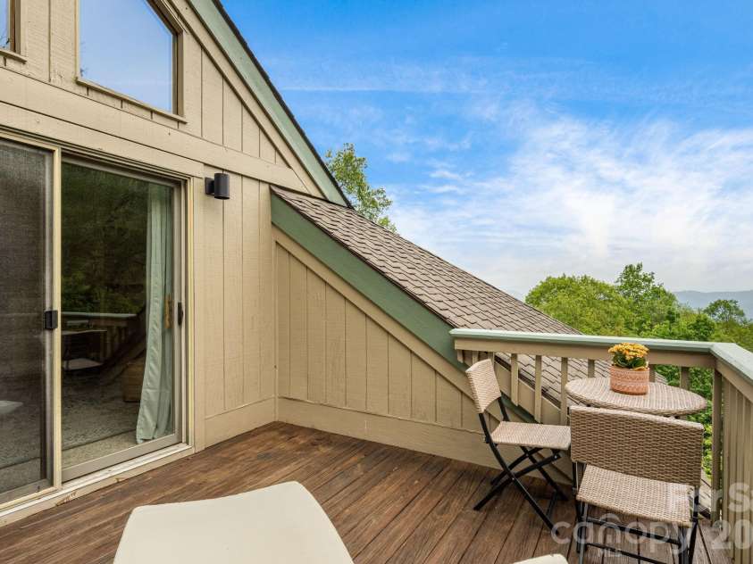 61 Ivy Ridge Road, Burnsville, NC 28714.  MLS# CAR4362317, YatesRealty ID 9330. 