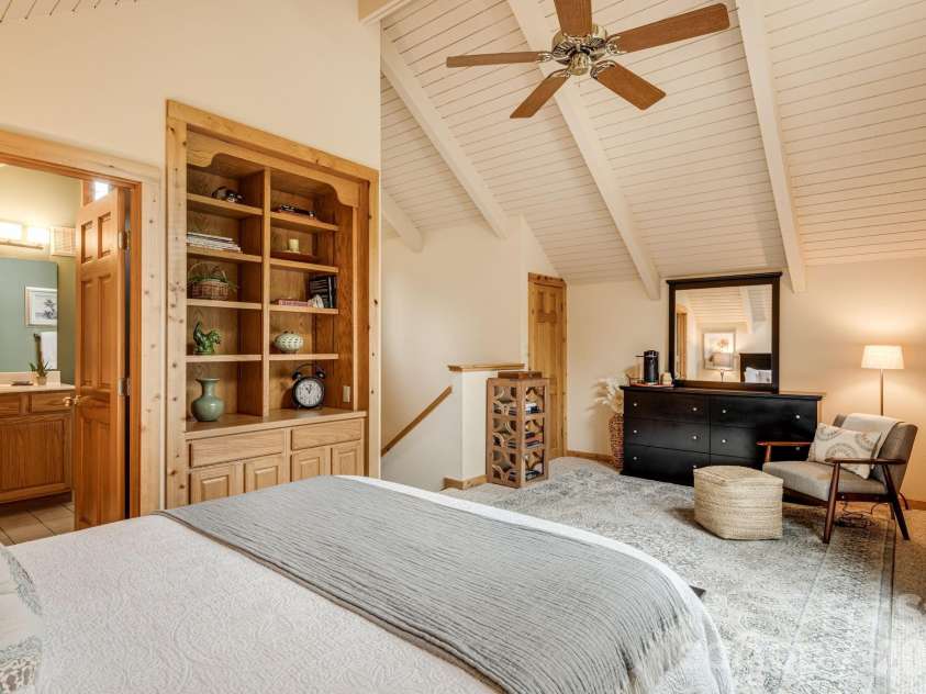 61 Ivy Ridge Road, Burnsville, NC 28714.  MLS# CAR4362317, YatesRealty ID 9330. 