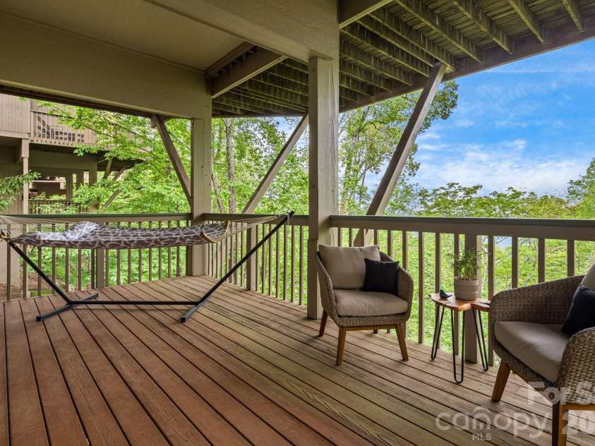 61 Ivy Ridge Road, Burnsville, NC 28714.  MLS# CAR4362317, YatesRealty ID 9330. 