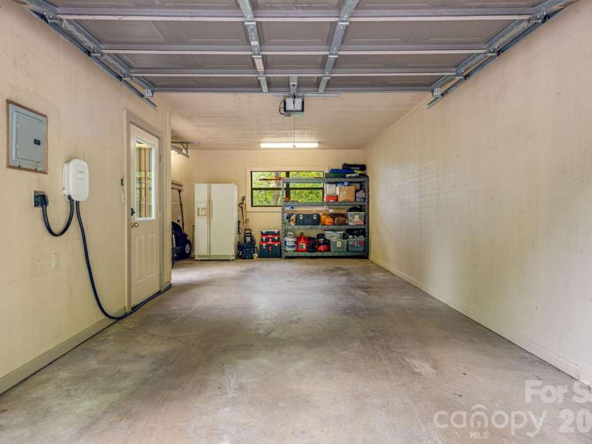 61 Ivy Ridge Road, Burnsville, NC 28714.  MLS# CAR4362317, YatesRealty ID 9330. 