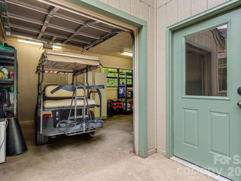 61 Ivy Ridge Road, Burnsville, NC 28714.  MLS# CAR4362317, YatesRealty ID 9330. 