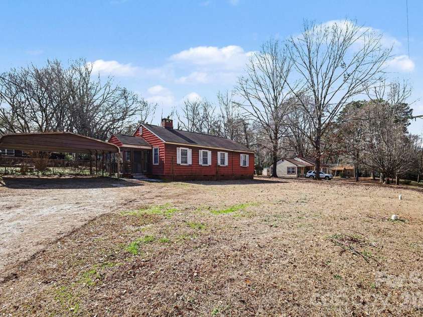 1048 Old Thompson Avenue, Lancaster, SC 29720.  MLS# CAR4341659, YatesRealty ID 9331. 