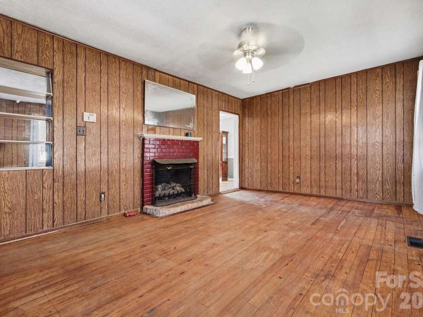 1048 Old Thompson Avenue, Lancaster, SC 29720.  MLS# CAR4341659, YatesRealty ID 9331. 