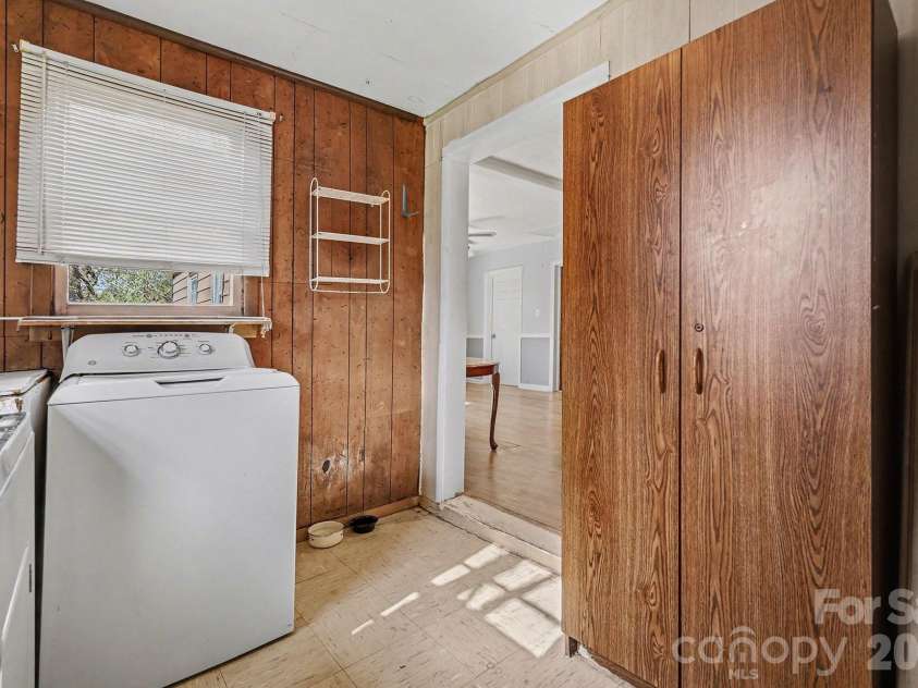 1048 Old Thompson Avenue, Lancaster, SC 29720.  MLS# CAR4341659, YatesRealty ID 9331. 