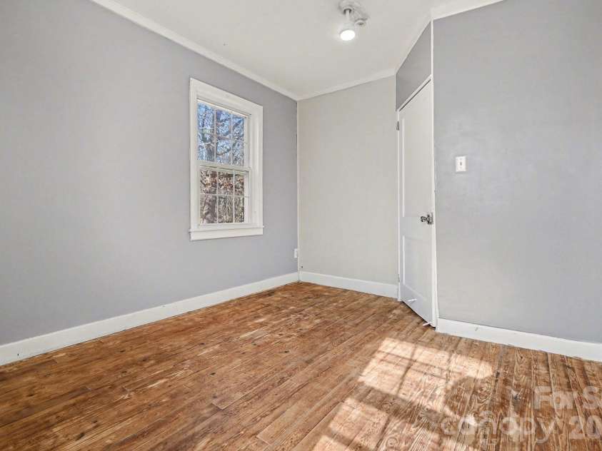 1048 Old Thompson Avenue, Lancaster, SC 29720.  MLS# CAR4341659, YatesRealty ID 9331. 