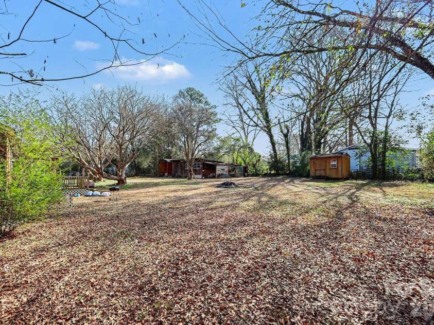 1048 Old Thompson Avenue, Lancaster, SC 29720.  MLS# CAR4341659, YatesRealty ID 9331. 