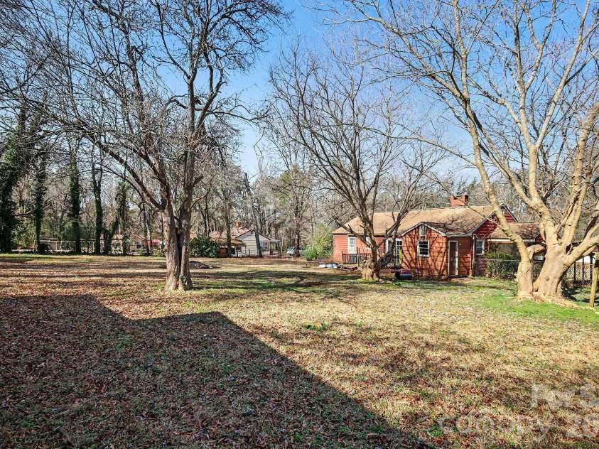 1048 Old Thompson Avenue, Lancaster, SC 29720.  MLS# CAR4341659, YatesRealty ID 9331. 
