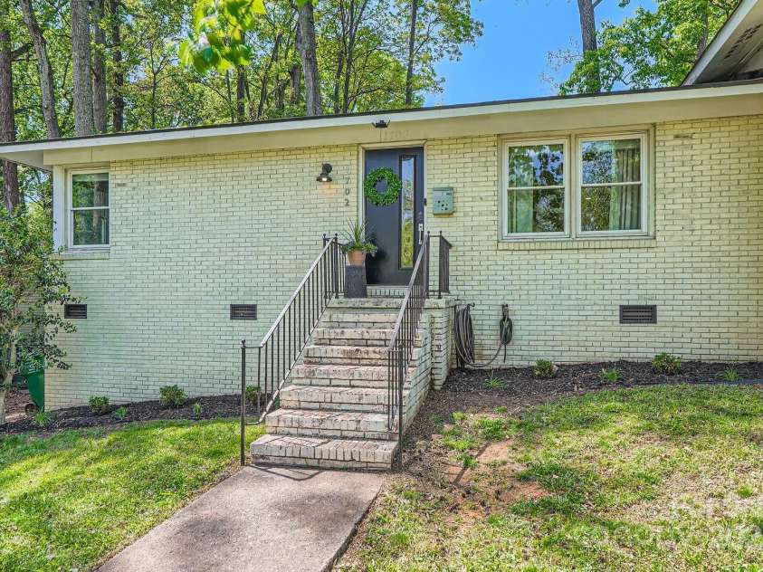 1702 Herrin Avenue, Charlotte, NC 28205.  MLS# CAR4245828, YatesRealty ID 9331. 