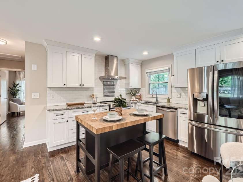 1702 Herrin Avenue, Charlotte, NC 28205.  MLS# CAR4245828, YatesRealty ID 9331. 