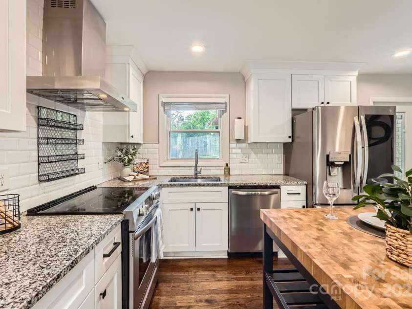 1702 Herrin Avenue, Charlotte, NC 28205.  MLS# CAR4245828, YatesRealty ID 9331. 