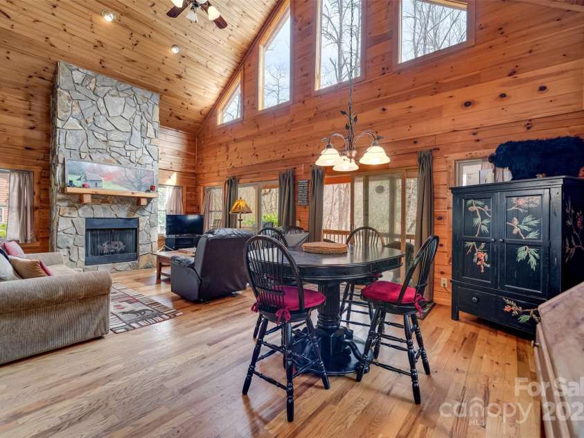51 Nome Drive, Waynesville, NC 28785.  MLS# CAR4240383, YatesRealty ID 9332. 