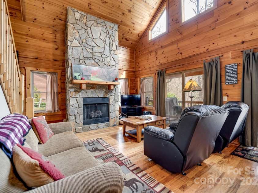 51 Nome Drive, Waynesville, NC 28785.  MLS# CAR4240383, YatesRealty ID 9332. 