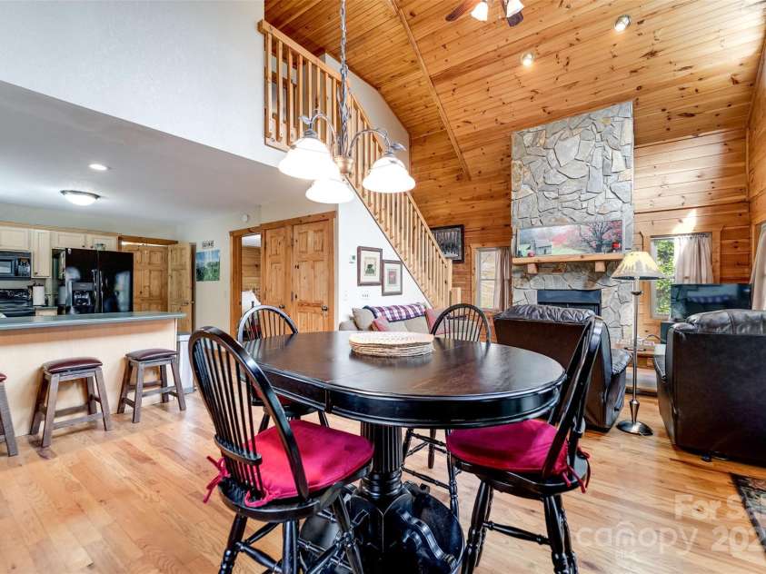 51 Nome Drive, Waynesville, NC 28785.  MLS# CAR4240383, YatesRealty ID 9332. 