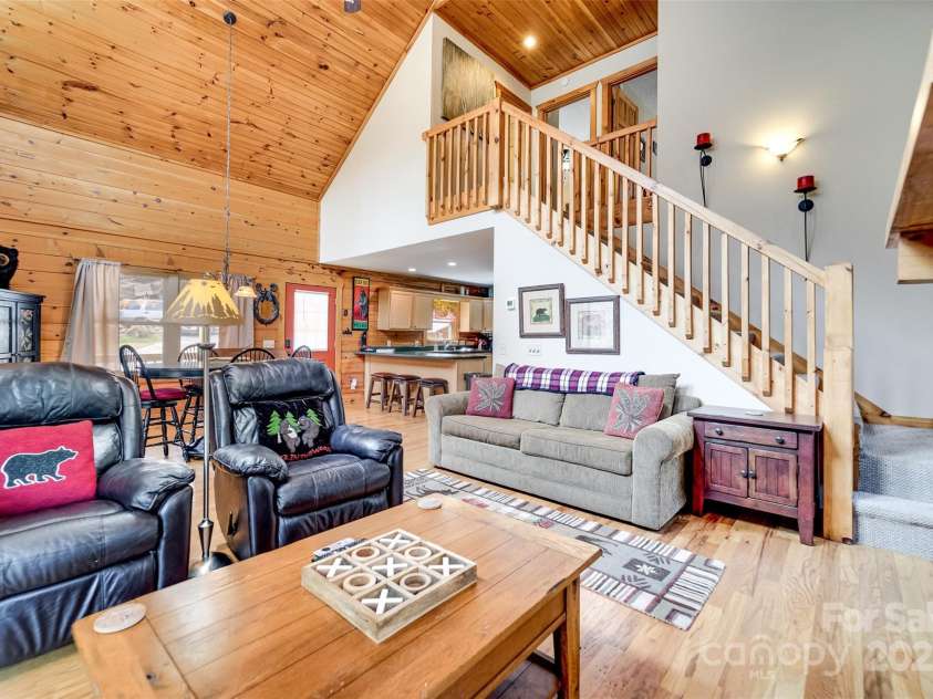 51 Nome Drive, Waynesville, NC 28785.  MLS# CAR4240383, YatesRealty ID 9332. 