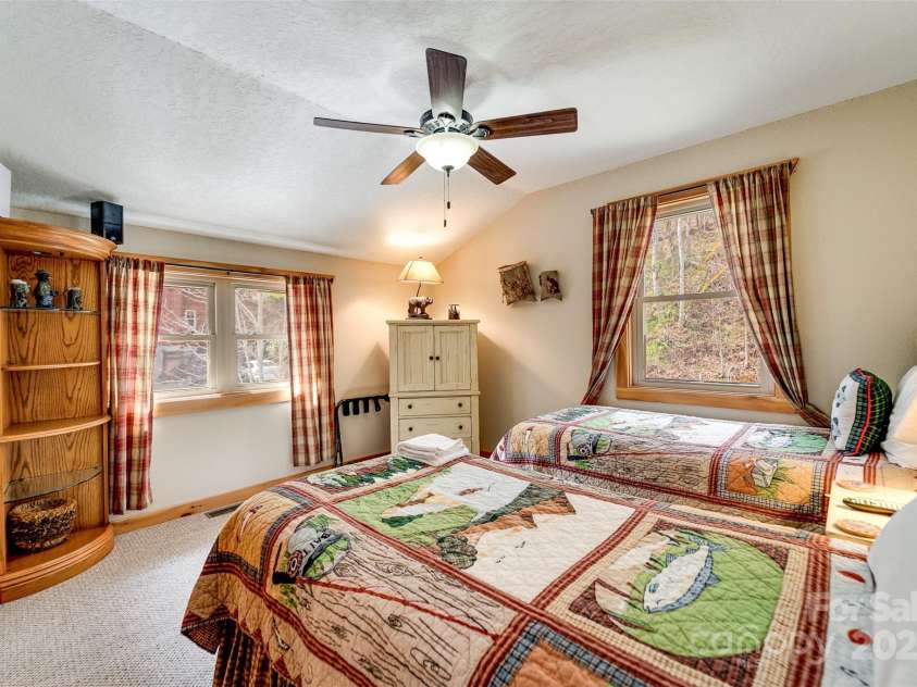 51 Nome Drive, Waynesville, NC 28785.  MLS# CAR4240383, YatesRealty ID 9332. 