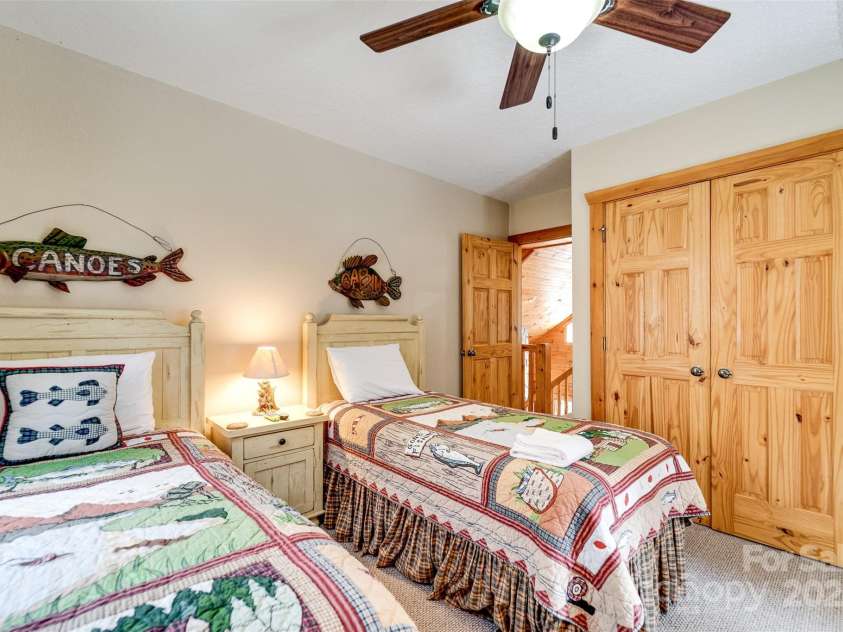 51 Nome Drive, Waynesville, NC 28785.  MLS# CAR4240383, YatesRealty ID 9332. 