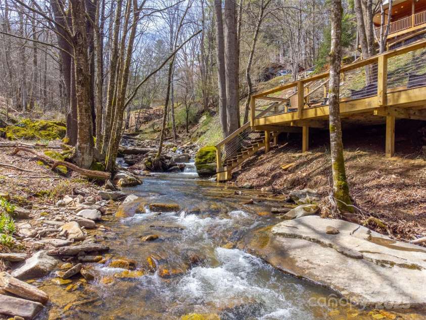 51 Nome Drive, Waynesville, NC 28785.  MLS# CAR4240383, YatesRealty ID 9332. 