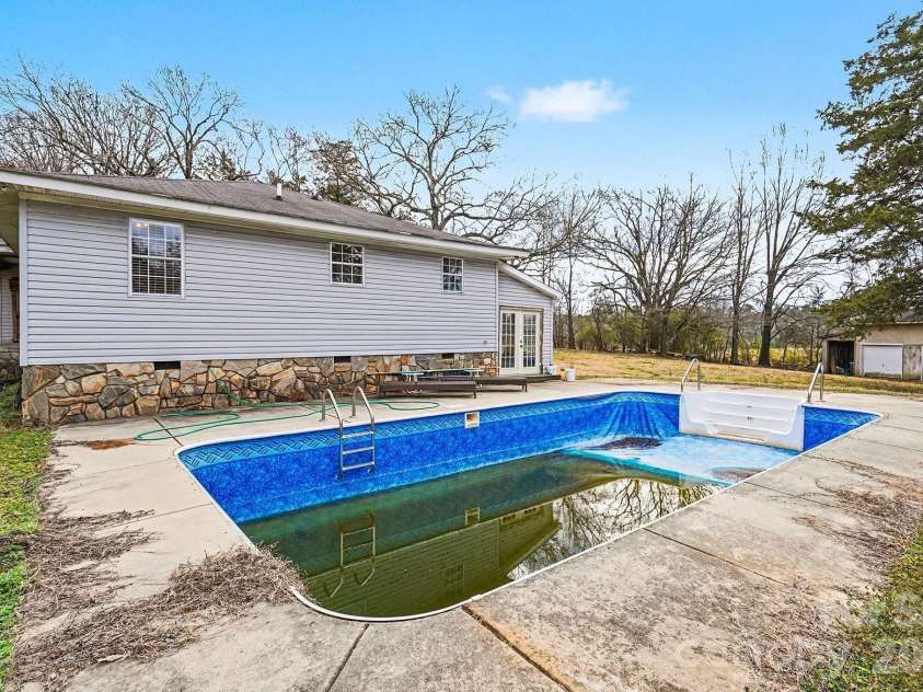 168 Jet Drive, Oakboro, NC 28129.  MLS# CAR4337519, YatesRealty ID 9333. 
