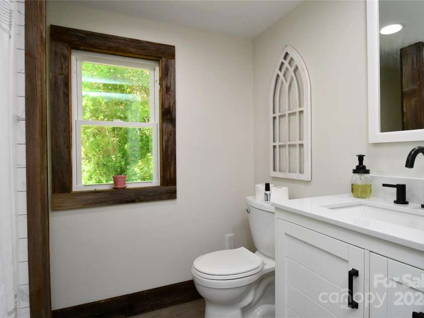 2180 Pigeon Roost Road, Green Mountain, NC 28740.  MLS# CAR4137054, YatesRealty ID 9333. Second bath