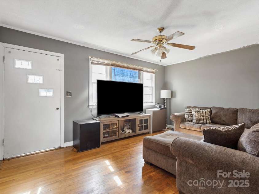 3204 Starrland Drive, Gastonia, NC 28052.  MLS# CAR4224791, YatesRealty ID 9334. 
