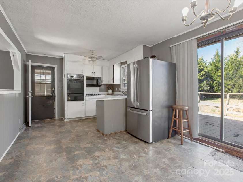 3204 Starrland Drive, Gastonia, NC 28052.  MLS# CAR4224791, YatesRealty ID 9334. 