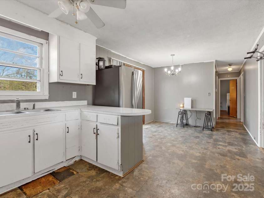 3204 Starrland Drive, Gastonia, NC 28052.  MLS# CAR4224791, YatesRealty ID 9334. 