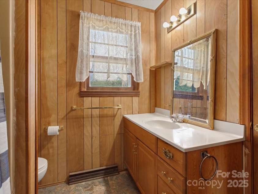 3204 Starrland Drive, Gastonia, NC 28052.  MLS# CAR4224791, YatesRealty ID 9334. 