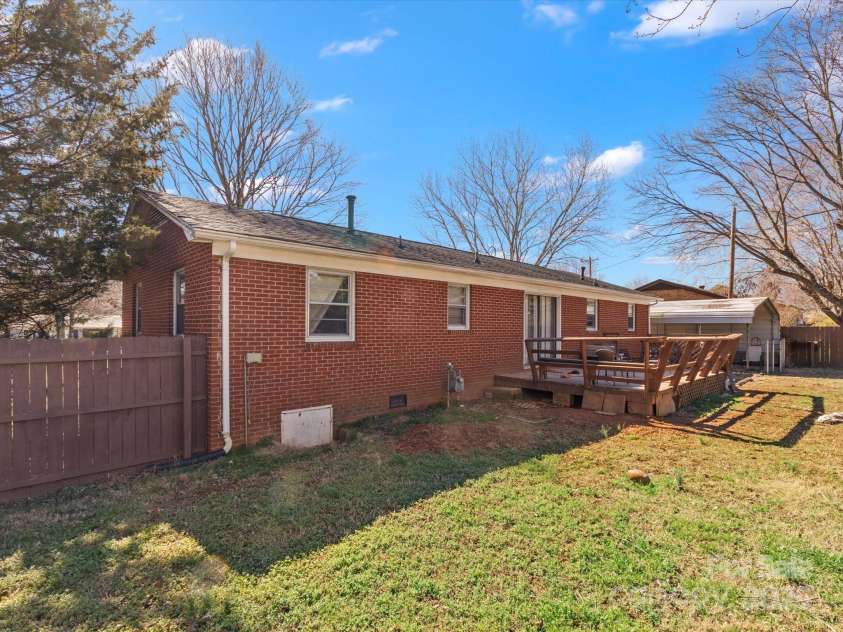 3204 Starrland Drive, Gastonia, NC 28052.  MLS# CAR4224791, YatesRealty ID 9334. 