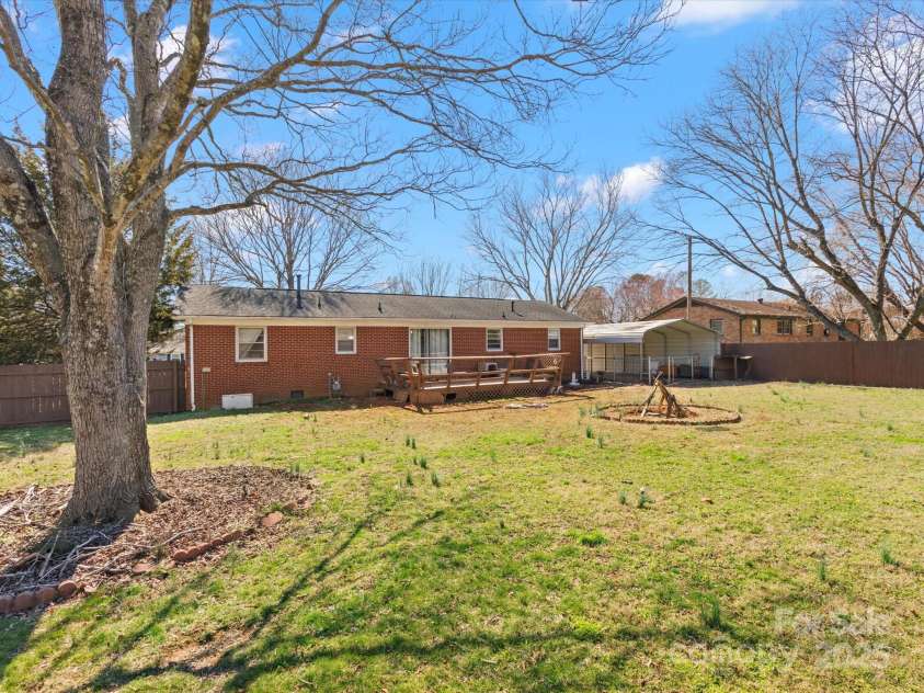 3204 Starrland Drive, Gastonia, NC 28052.  MLS# CAR4224791, YatesRealty ID 9334. 
