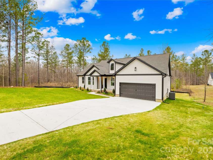 5147 Star Magnolia Court, Clover, SC 29710.  MLS# CAR4223611, YatesRealty ID 9335. 