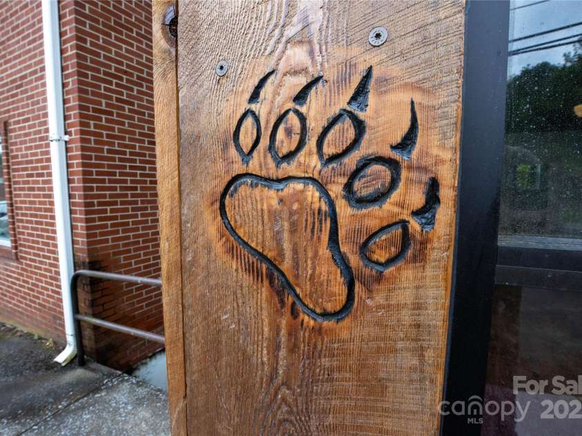 23 N 226 Highway, Bakersville, NC 28705.  MLS# CAR4233952, YatesRealty ID 9336. 