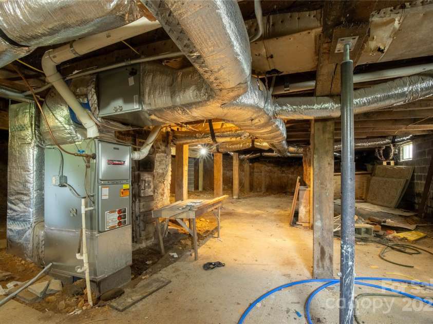 23 N 226 Highway, Bakersville, NC 28705.  MLS# CAR4233952, YatesRealty ID 9336. 