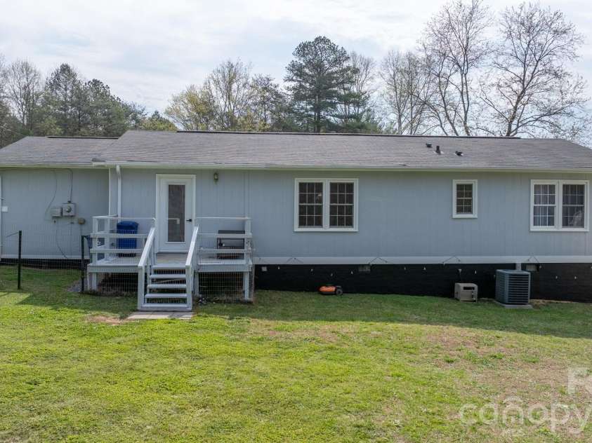 1528 Miller Hill Road, Lenoir, NC 28645.  MLS# CAR4361967, YatesRealty ID 9337. 
