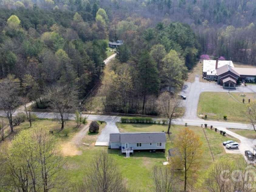 1528 Miller Hill Road, Lenoir, NC 28645.  MLS# CAR4361967, YatesRealty ID 9337. 