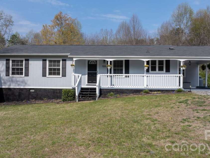 1528 Miller Hill Road, Lenoir, NC 28645.  MLS# CAR4361967, YatesRealty ID 9337. 