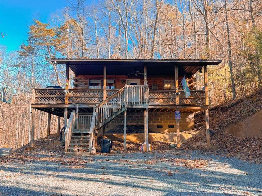 383 Blue Mist Mountain Road, Whittier, NC 28789.  MLS# CAR4199565, YatesRealty ID 9337. 