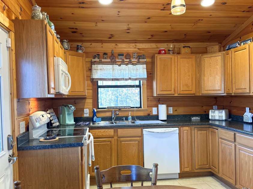 383 Blue Mist Mountain Road, Whittier, NC 28789.  MLS# CAR4199565, YatesRealty ID 9337. 
